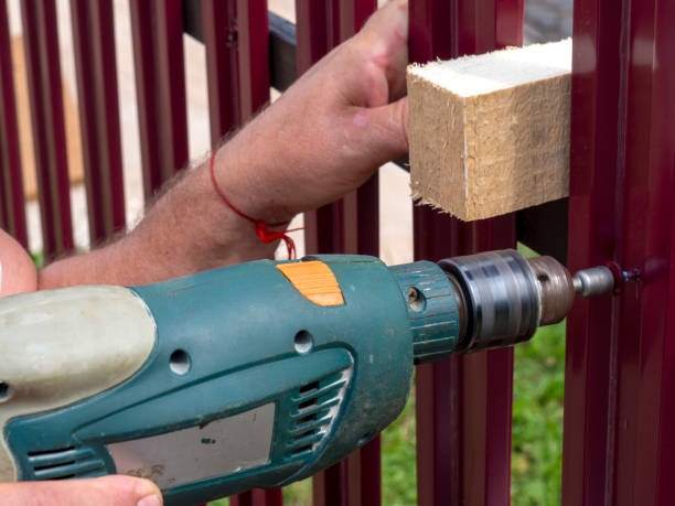 How Professional Fence Contractors Enhance Your Outdoor Lifestyle